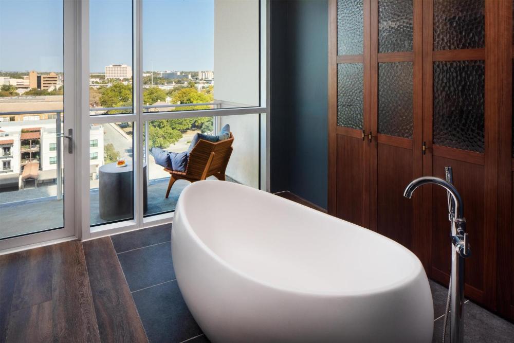 King Suite interior